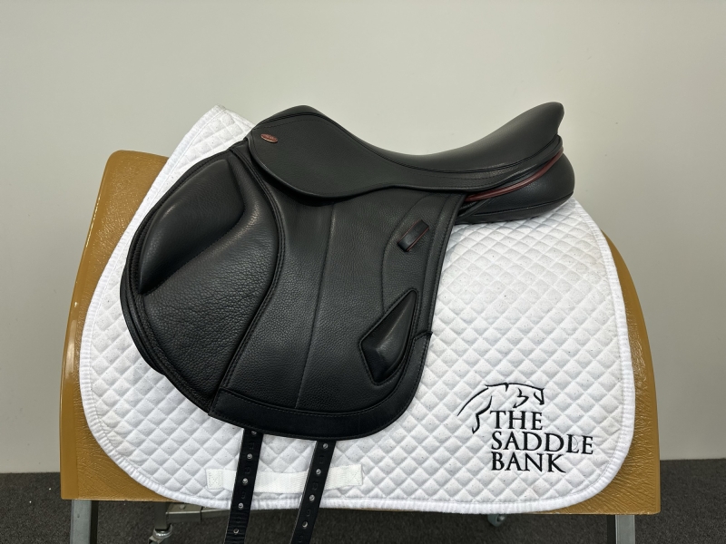 17 inch Kent and Masters Competition Series Monoflap XC Black Adjustable