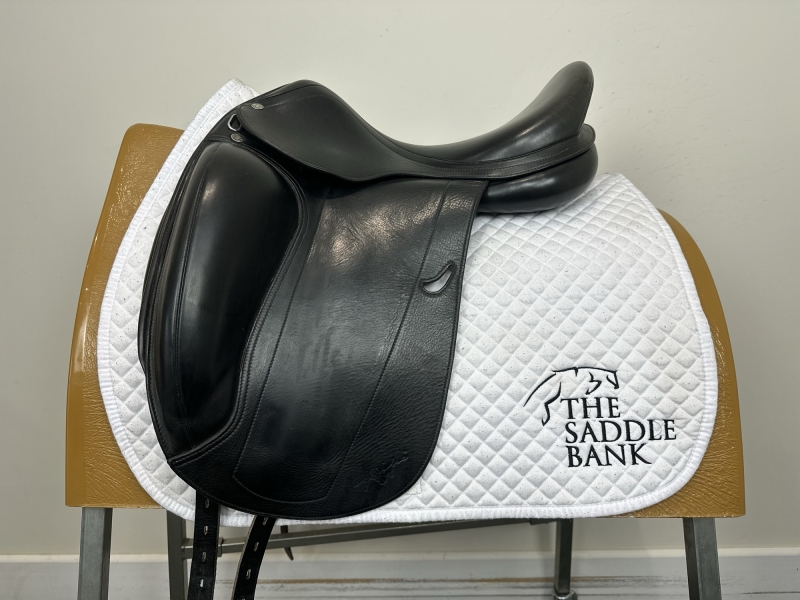 16 inch Equipe Emporio Monoflap Dressage Black Medium
