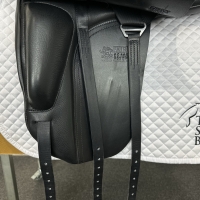 17 inch Fairfax Classic Open Seat Dressage MDO Black Adjustable - Image 2