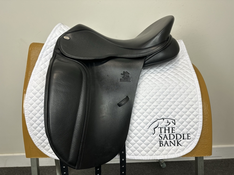 17 inch Fairfax Classic Open Seat Dressage MDO Black Adjustable