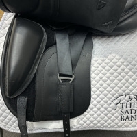 17.5 inch Ideal Technical and Traditional (T and T) Twinflap Dressage Black Adjustable - Image 4