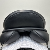 17.5 inch Ideal Technical and Traditional (T and T) Twinflap Dressage Black Adjustable - Image 6