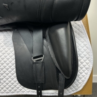 17.5 inch Ideal Technical and Traditional (T and T) Twinflap Dressage Black Adjustable - Image 7